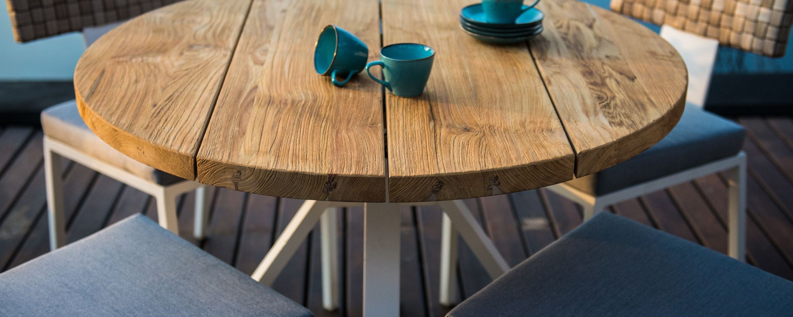 Outdoor Dining Tables