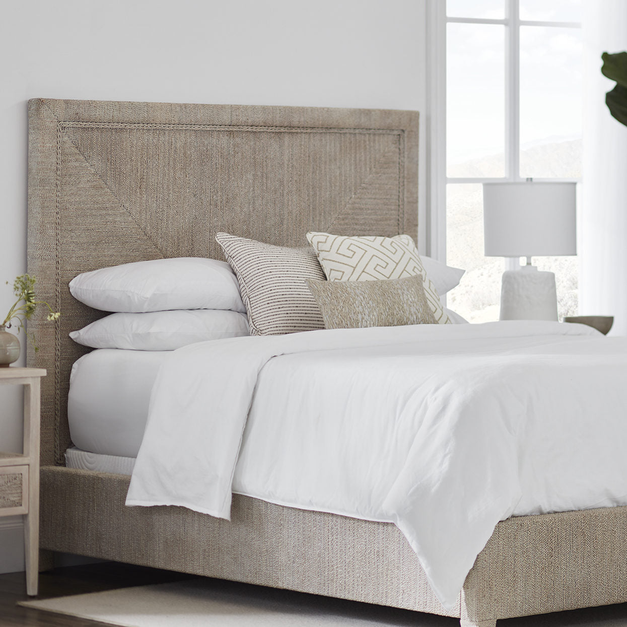 Woodside Bed, US King, White Sand